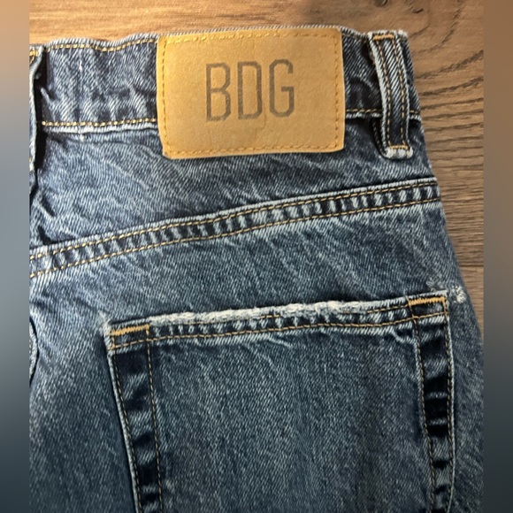 BDG Cowboy Jean Distressed Dark Wash Size 28/28.5” inseam - Picture 4 of 5